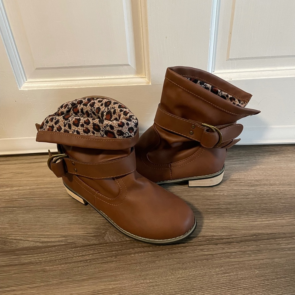 Super Cute ankle boots.  Never worn